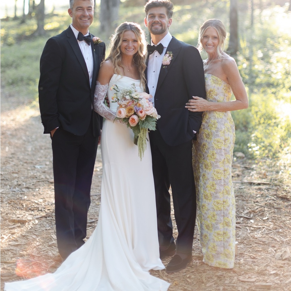 Alfred Sung Metallic Jaquard strapless column gown
